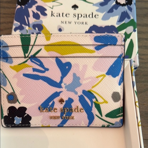 NWT Kate Spade Floral Print Card Holder In Box - Picture 1 of 8